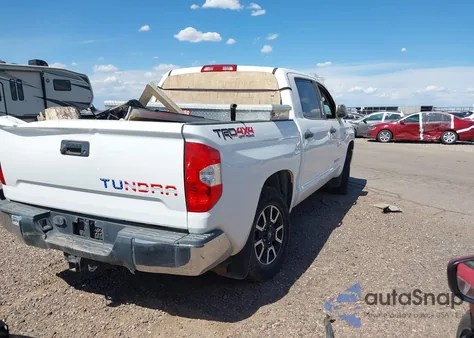 2018 Toyota Tundra Sr5 5.7L V8 z USA, uszkodzony, nr VIN 5TFDY5F10JX730023